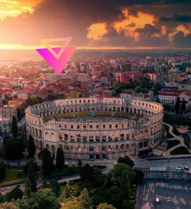 Arena Sunset, Sea Coloseum View, 2 Free Parking Apartment