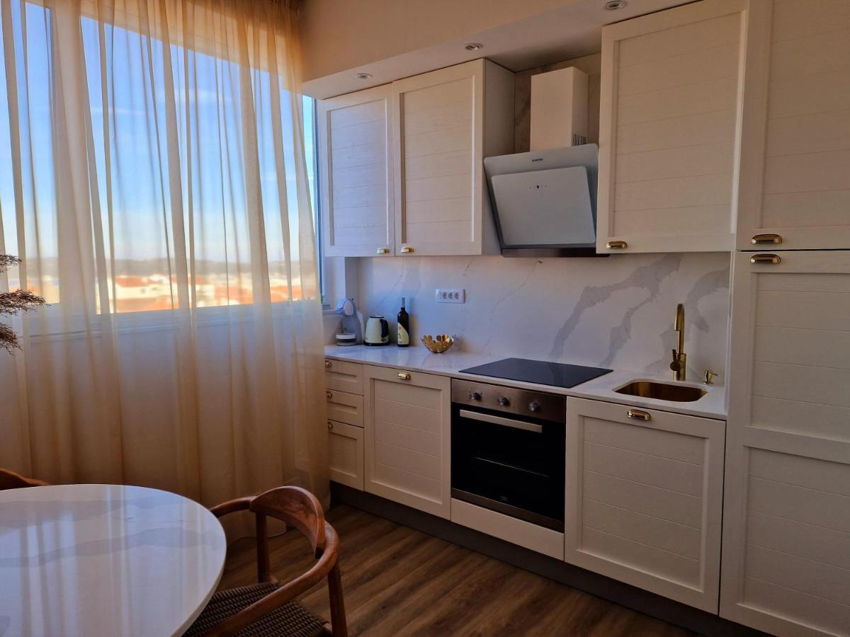 Arena Sunset, Sea Coloseum View, 2 Free Parking Apartment